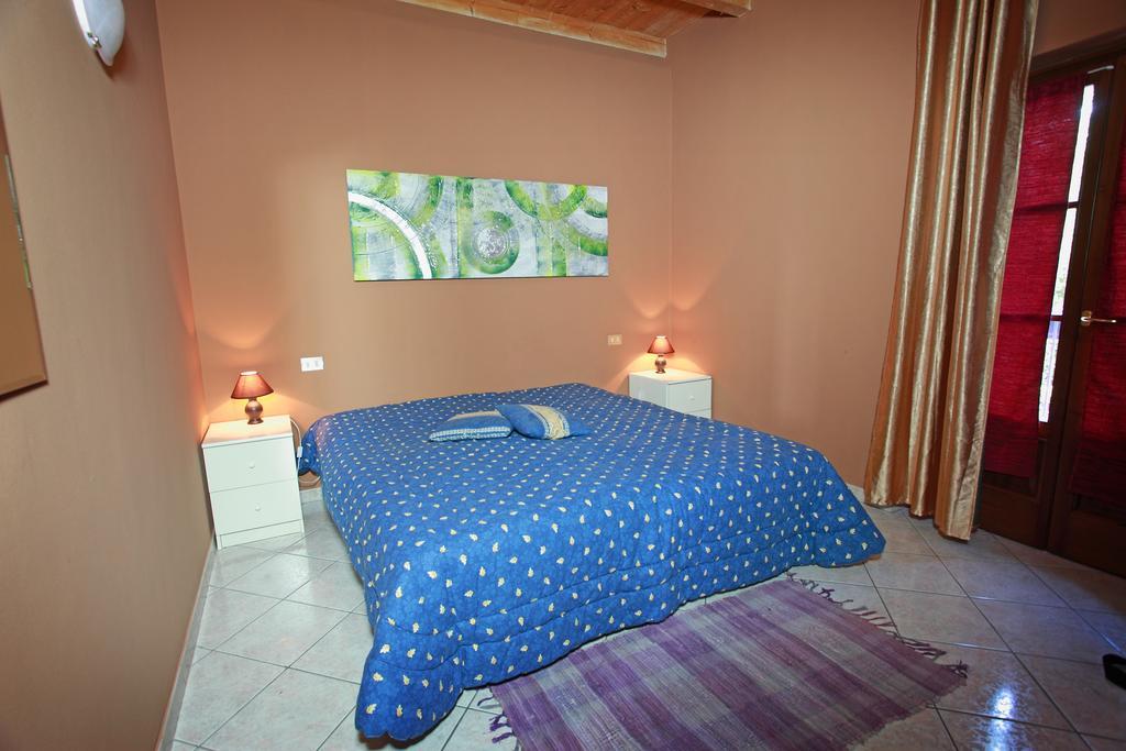 Agriturismo Licensi Del Bresa Villa Monzambano Cameră foto