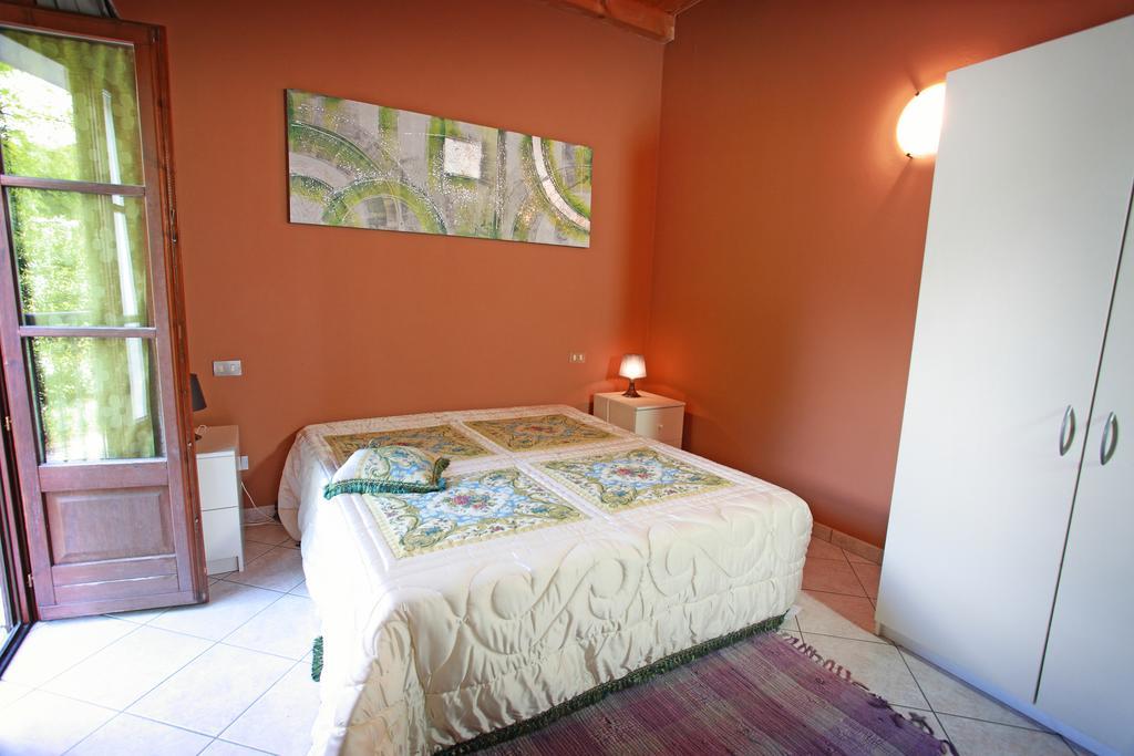 Agriturismo Licensi Del Bresa Villa Monzambano Cameră foto